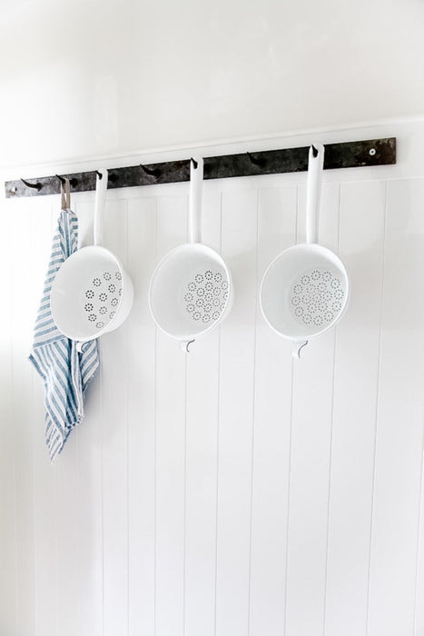 Riess Enamel Long Handle Strainer